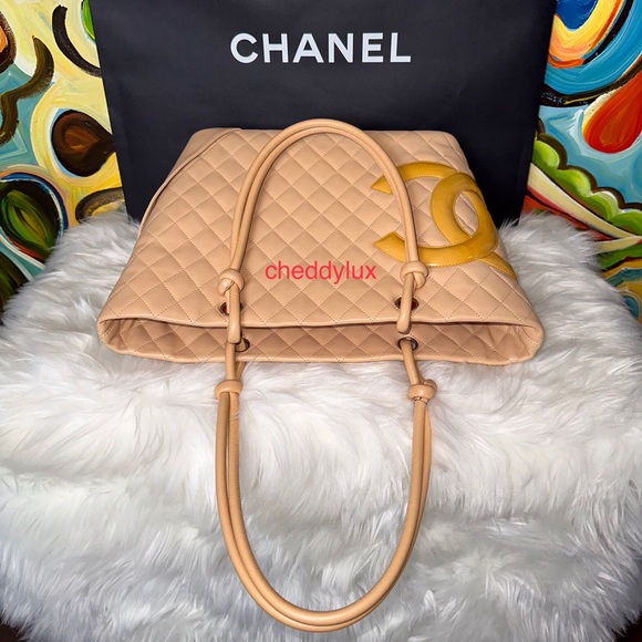 ๐๐ป๐๐ฉAuthentic CHANEL Beige Quilted Lambskin Leather Cambon Tote Bag. - Picture 5 of 17